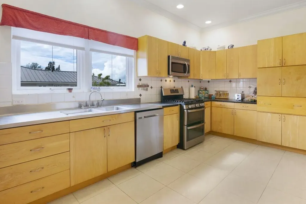 Royal Palm Way Grand Bahama Freeport BS