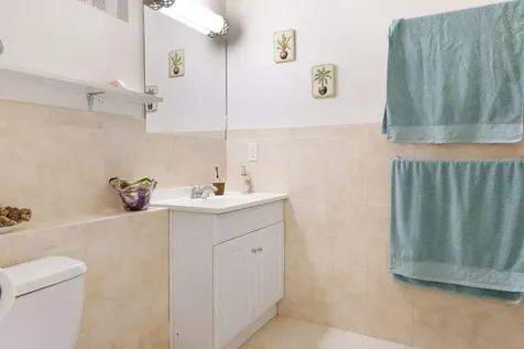 Royal Palm Way Grand Bahama Freeport BS