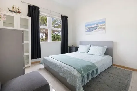 Royal Palm Way Grand Bahama Freeport BS