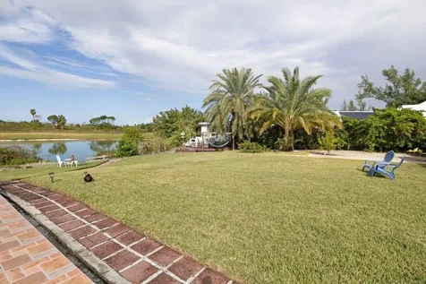 Royal Palm Way Grand Bahama Freeport BS