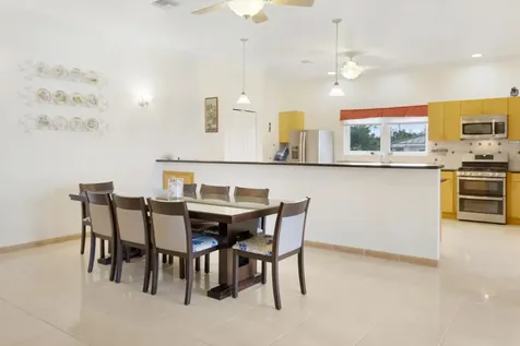 Royal Palm Way Grand Bahama Freeport BS