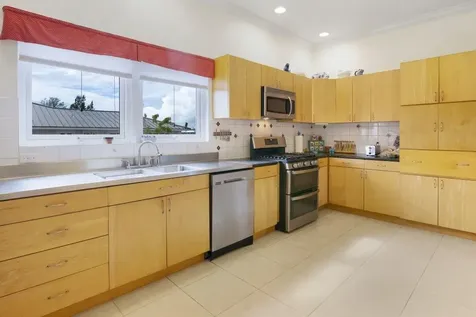 Royal Palm Way Grand Bahama Freeport BS