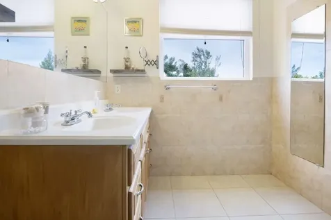 Royal Palm Way Grand Bahama Freeport BS