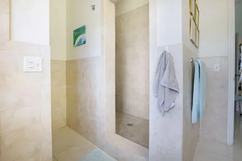 Royal Palm Way Grand Bahama Freeport BS