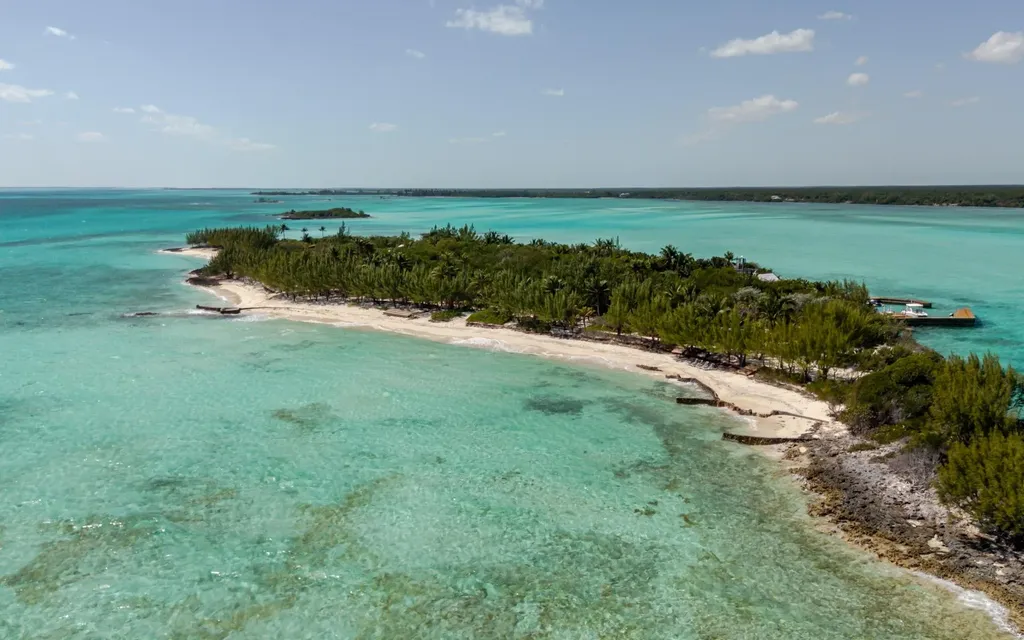 Victoria Island Andros BS