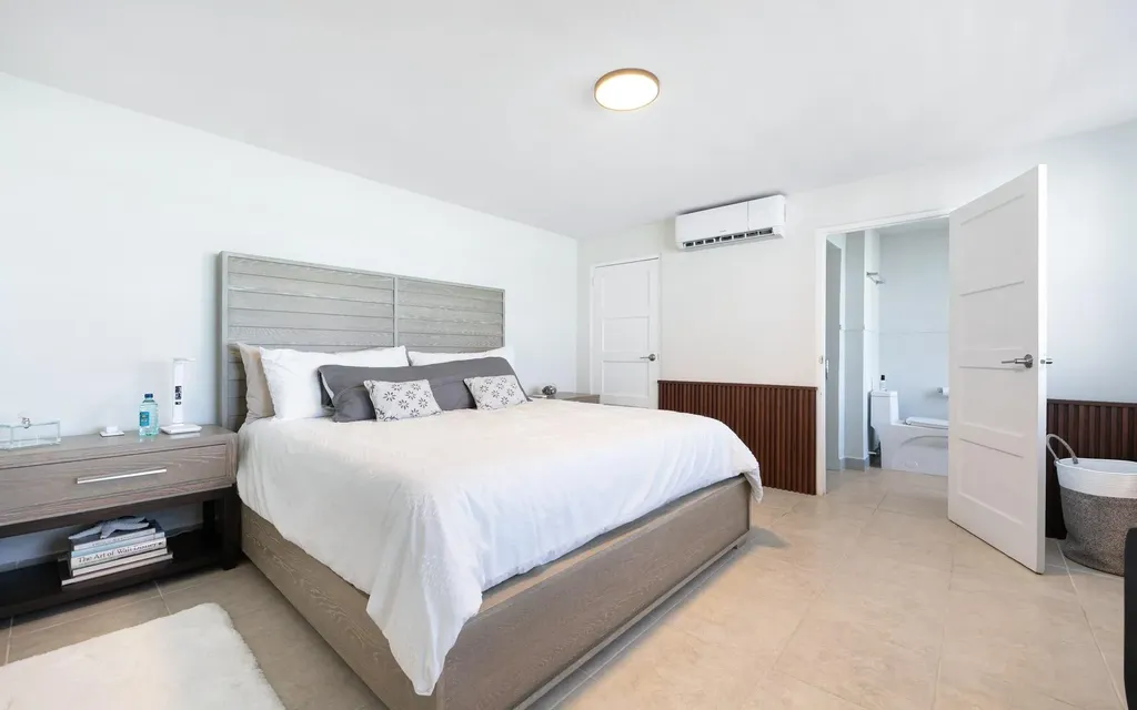 Victoria Island Andros BS