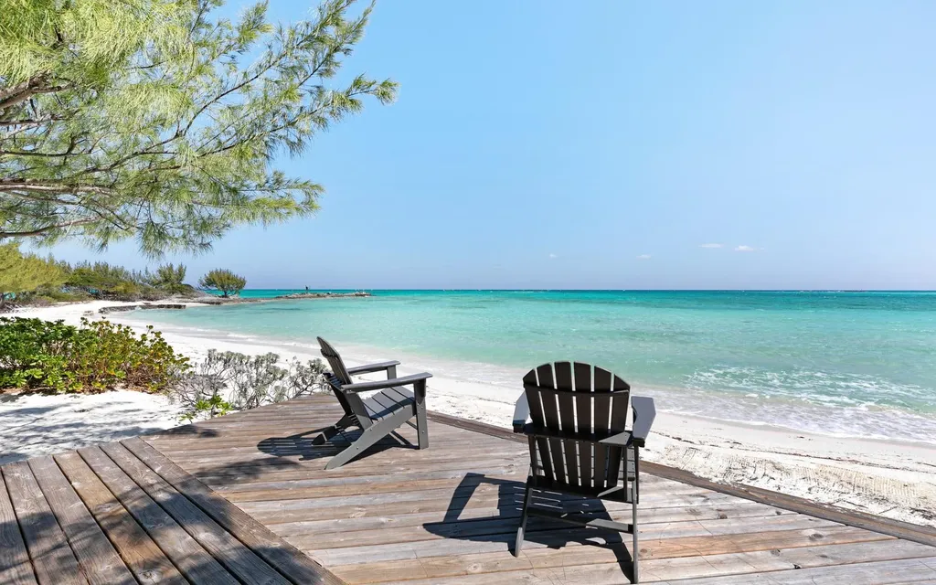 Victoria Island Andros BS