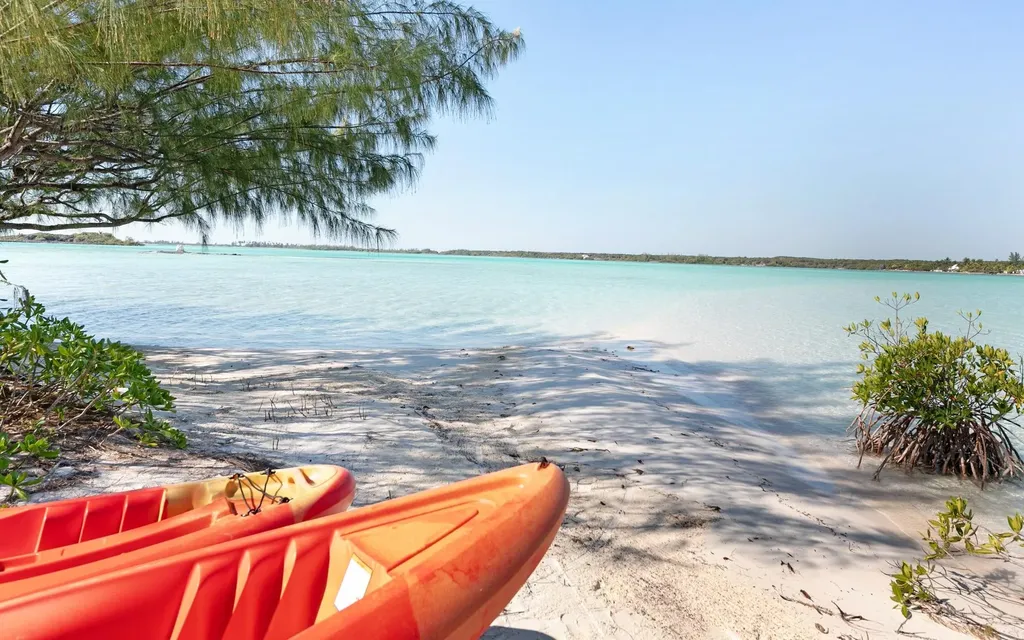 Victoria Island Andros BS