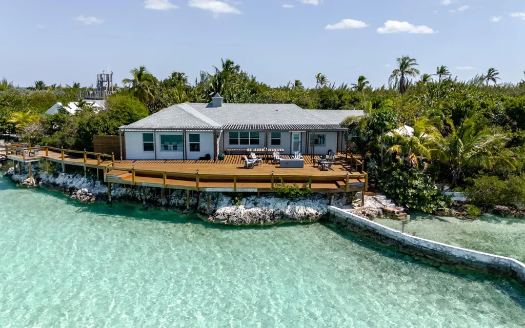 Victoria Island Andros BS