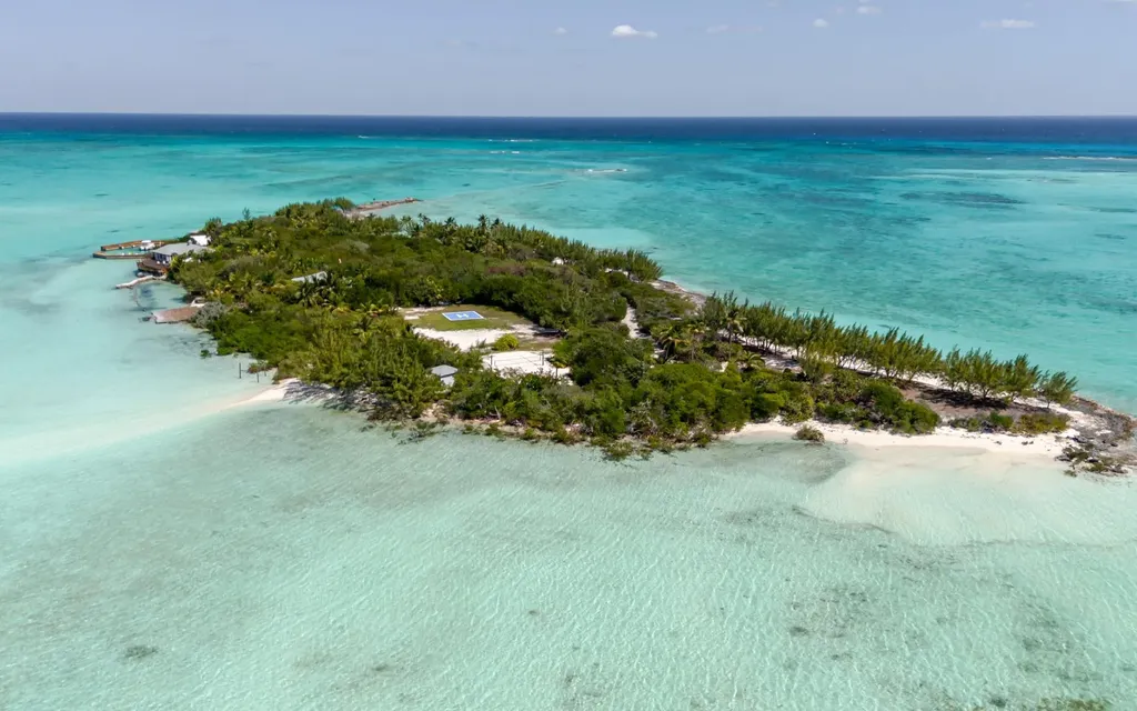 Victoria Island Andros BS