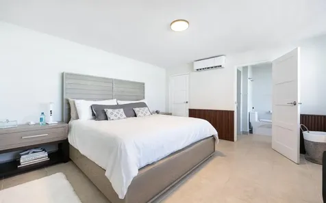 Victoria Island Andros BS