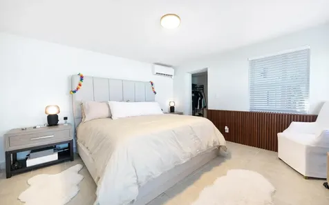 Victoria Island Andros BS