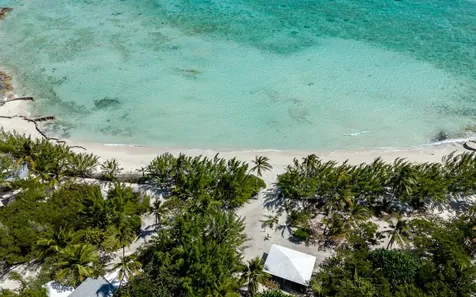 Victoria Island Andros BS