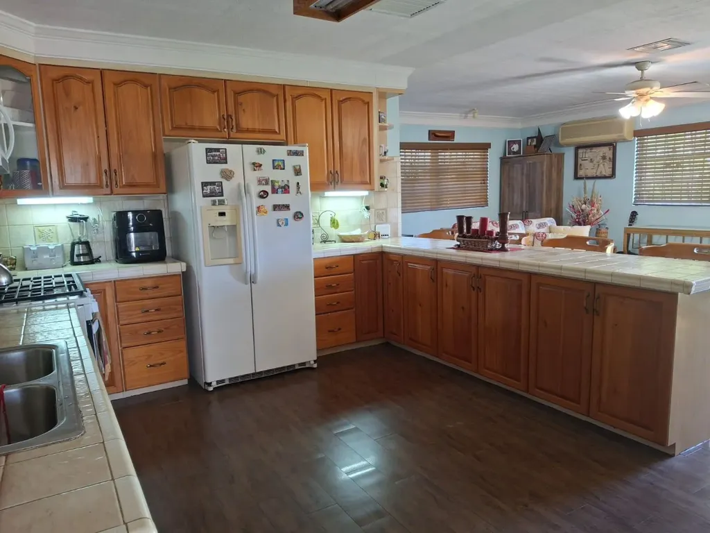 Street Vincent Road Home 2 New Providence Paradise Island BS