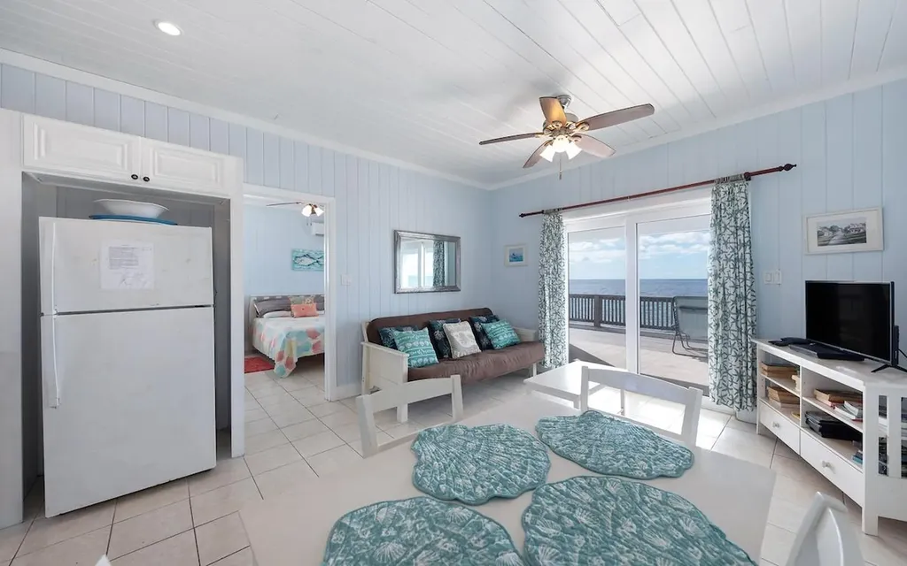 Wandering Shore Drive Eleuthera BS