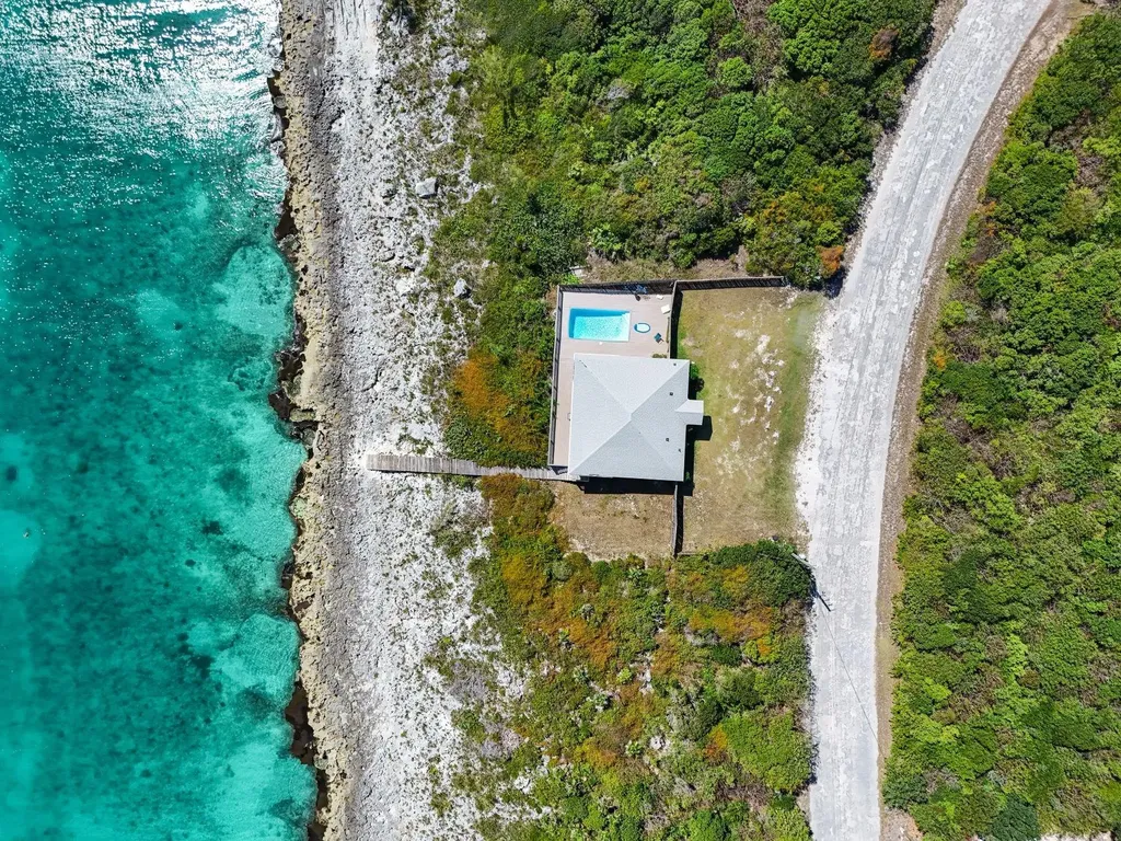 Wandering Shore Drive Eleuthera BS