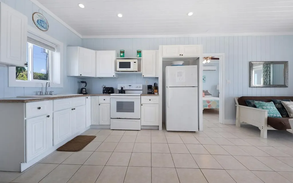 Wandering Shore Drive Eleuthera BS