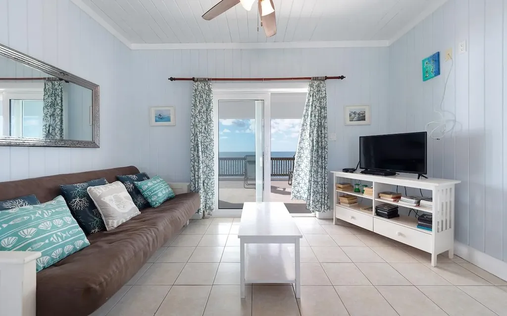 Wandering Shore Drive Eleuthera BS