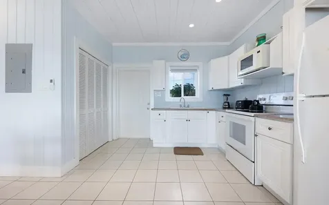 Wandering Shore Drive Eleuthera BS