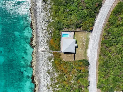 Wandering Shore Drive Eleuthera BS