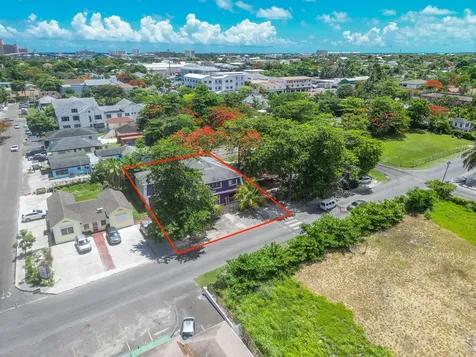 Palmdale Avenue New Providence Paradise Island BS