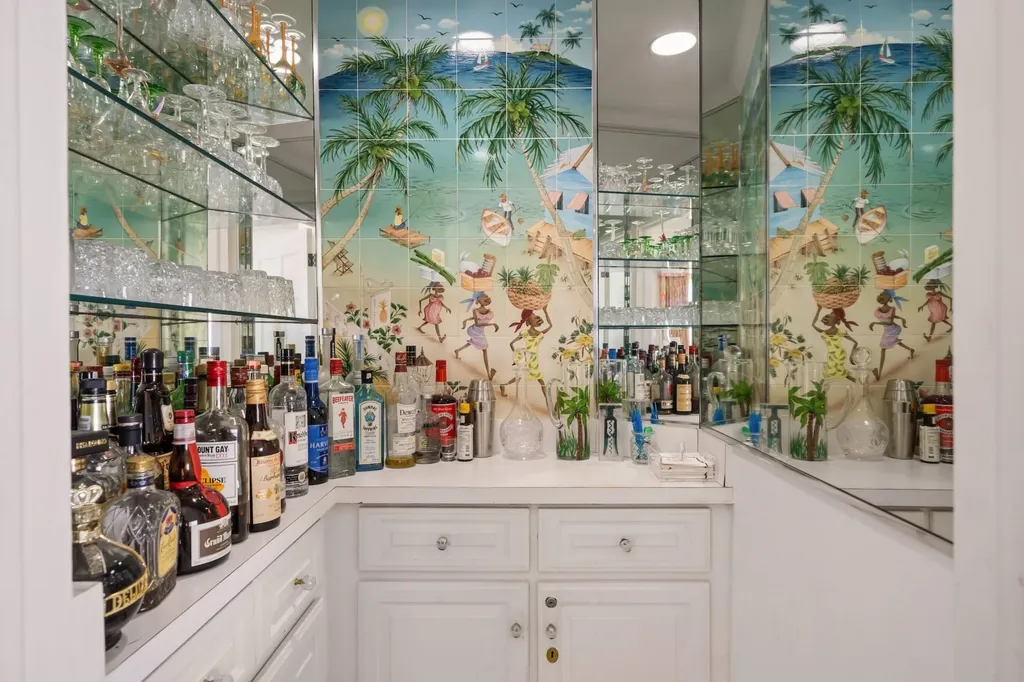 West Bay Street New Providence Paradise Island BS