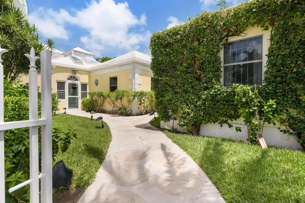 West Bay Street New Providence Paradise Island BS