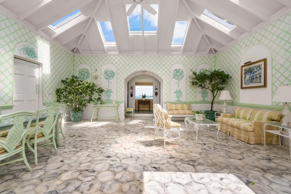 West Bay Street New Providence Paradise Island BS