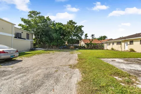 Carmichael Road Complex New Providence Paradise Island BS