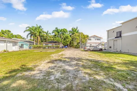 Carmichael Road Complex New Providence Paradise Island BS