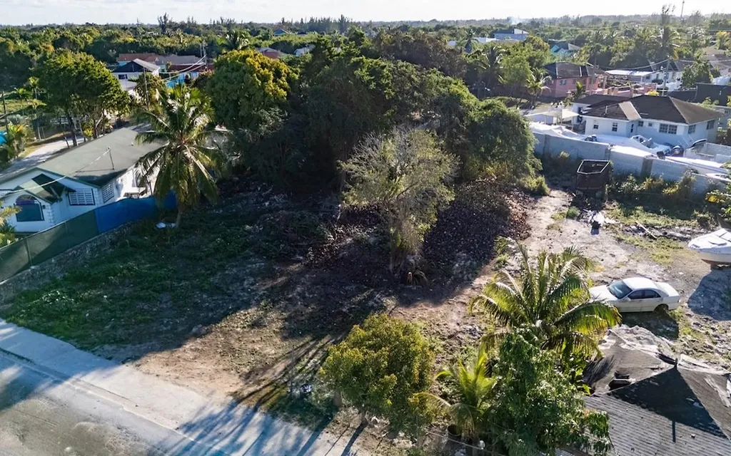 Carmichael Village New Providence Paradise Island BS