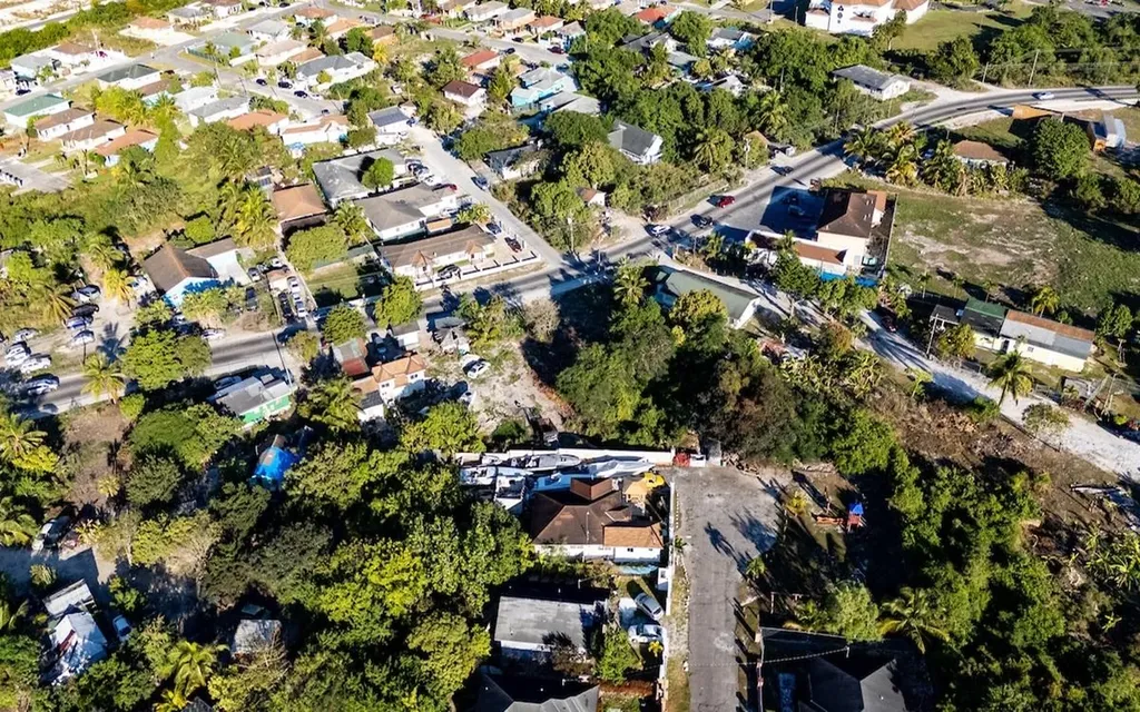 Carmichael Village New Providence Paradise Island BS