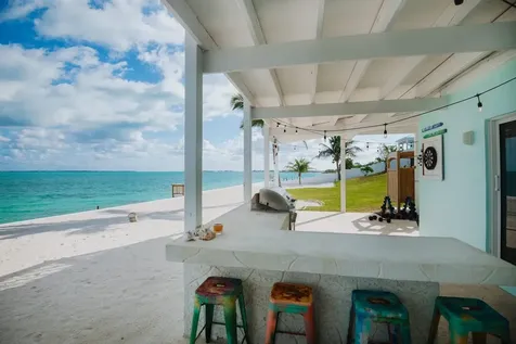 Perky Pelican Abaco BS