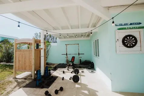 Perky Pelican Abaco BS