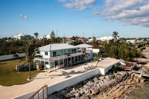 Perky Pelican Abaco BS