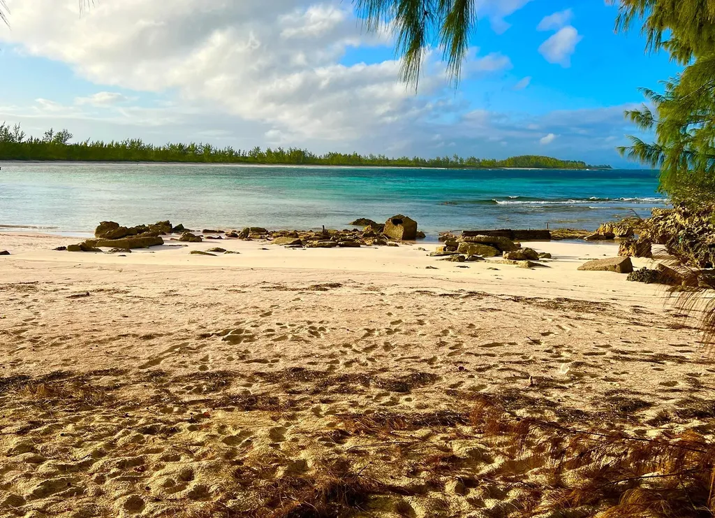 2.15 Acres James Cistern Eleuthera BS