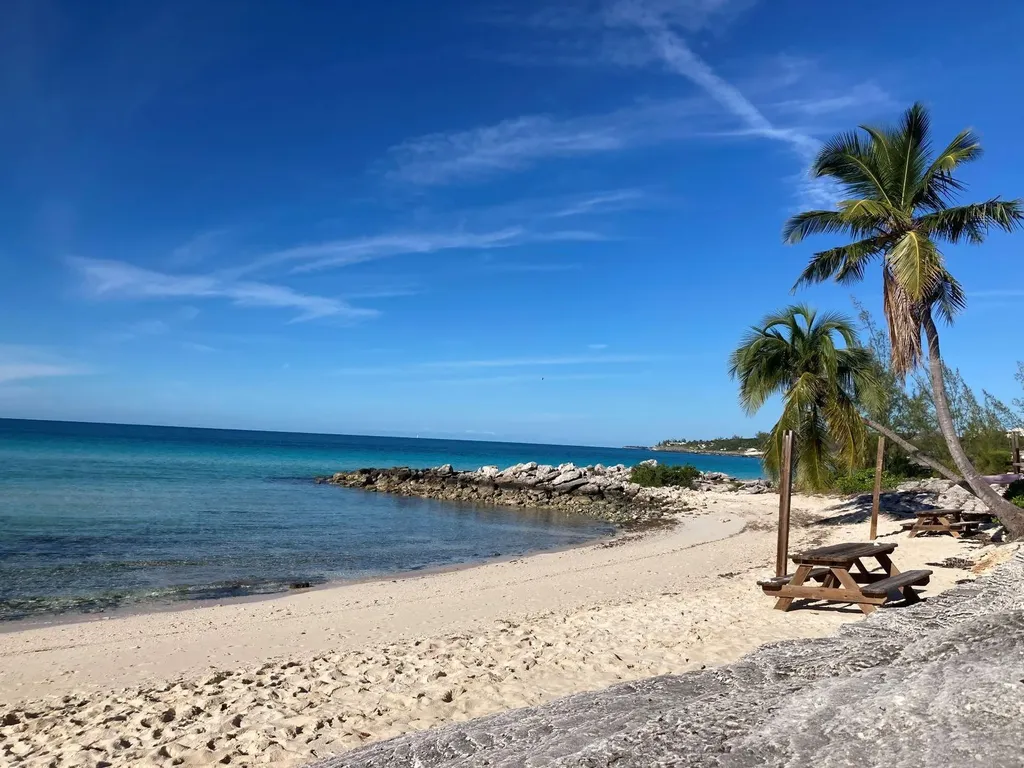 Rainbow Bay Home Two Lots Eleuthera BS