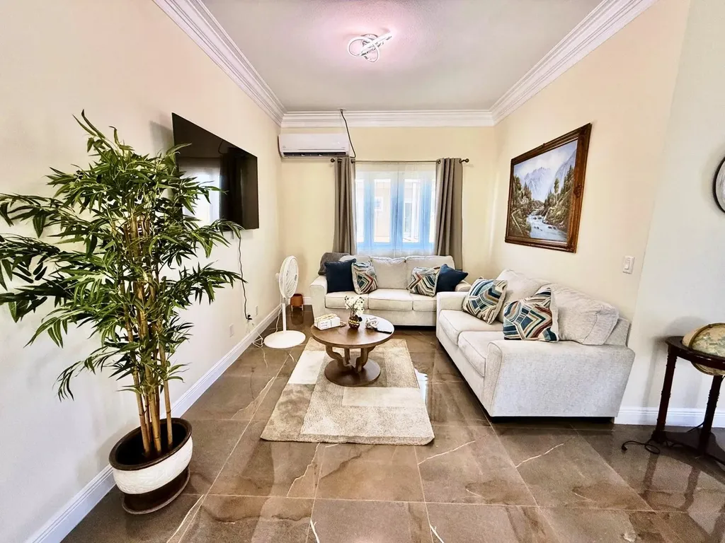 #4 Silver Coin Lane Grand Bahama Freeport BS