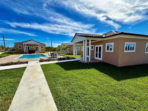 #4 Silver Coin Lane Grand Bahama Freeport BS