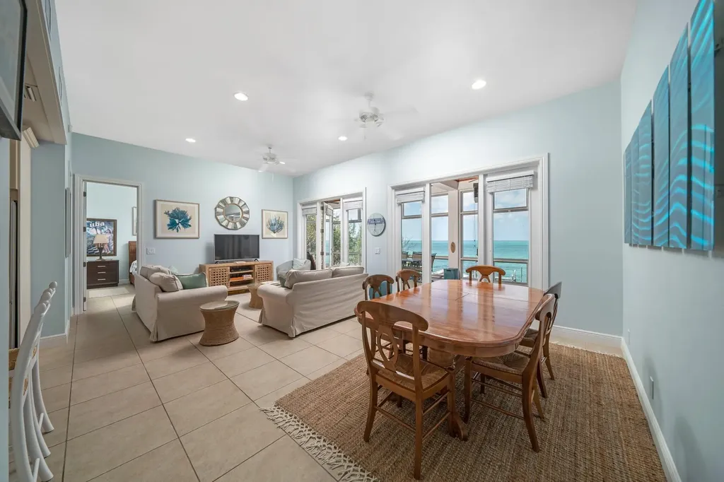 Pair Of Aces Abaco BS