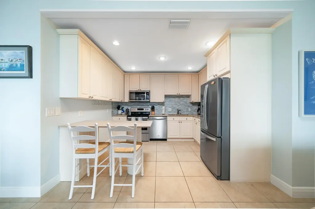 Pair Of Aces Abaco BS