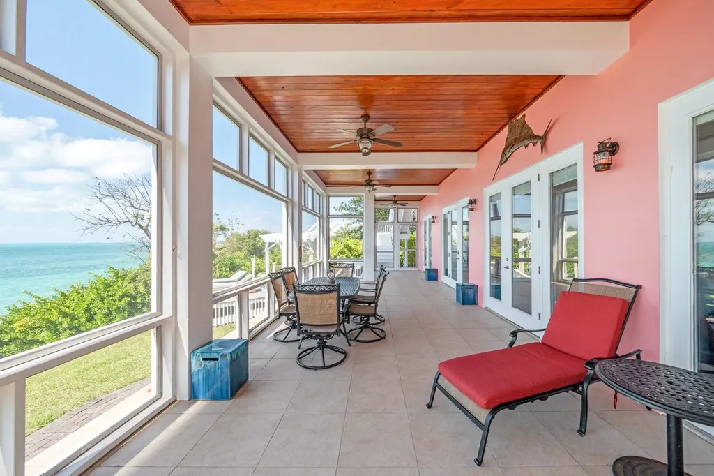 Pair Of Aces Abaco BS