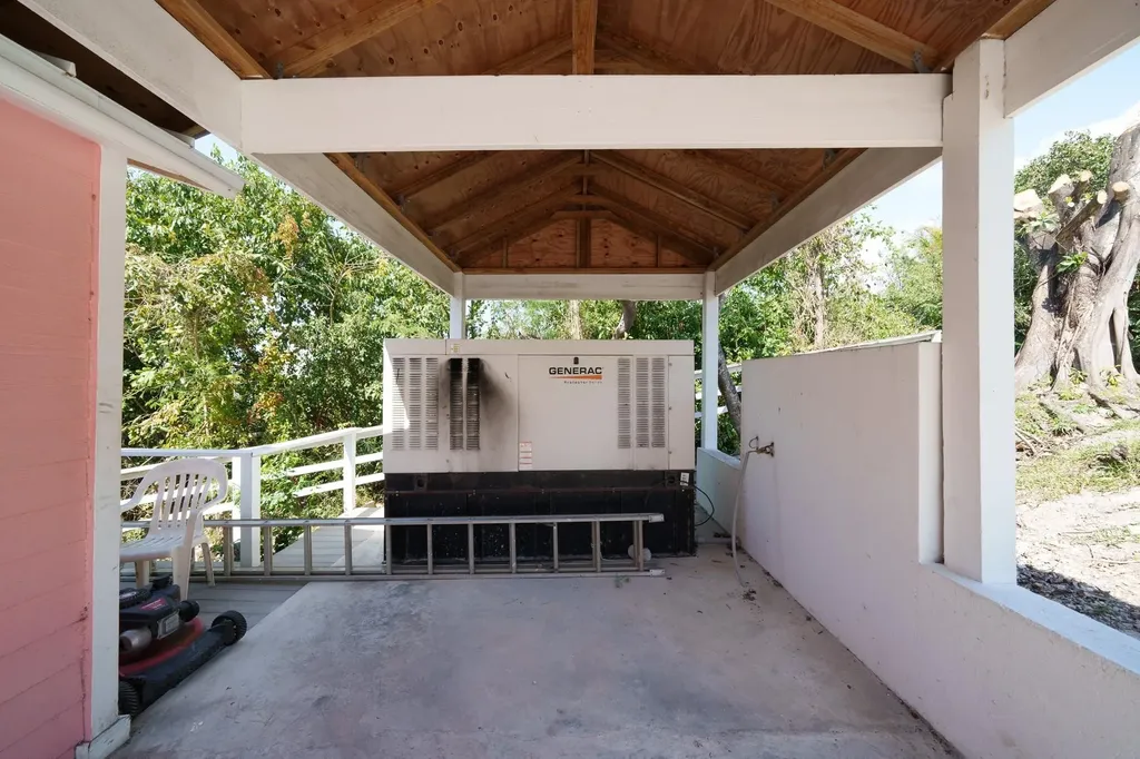 Pair Of Aces Abaco BS