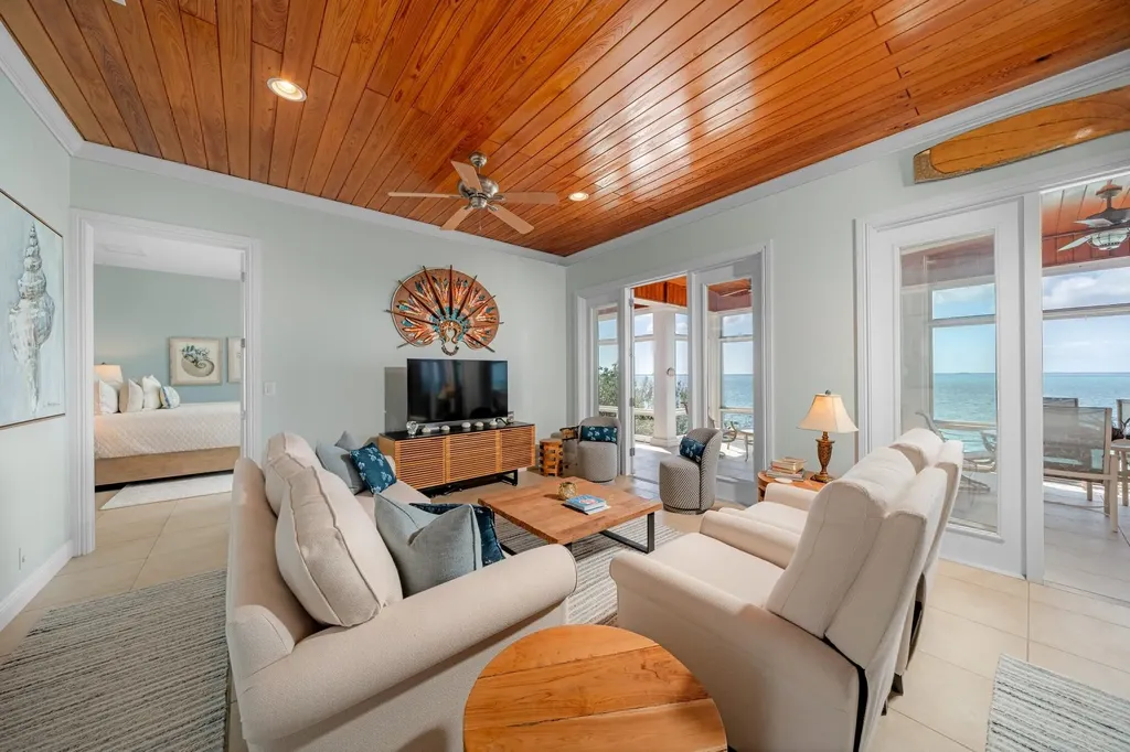 Pair Of Aces Abaco BS