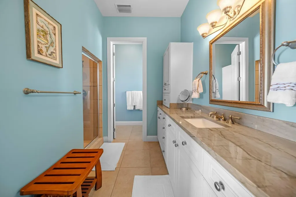 Pair Of Aces Abaco BS