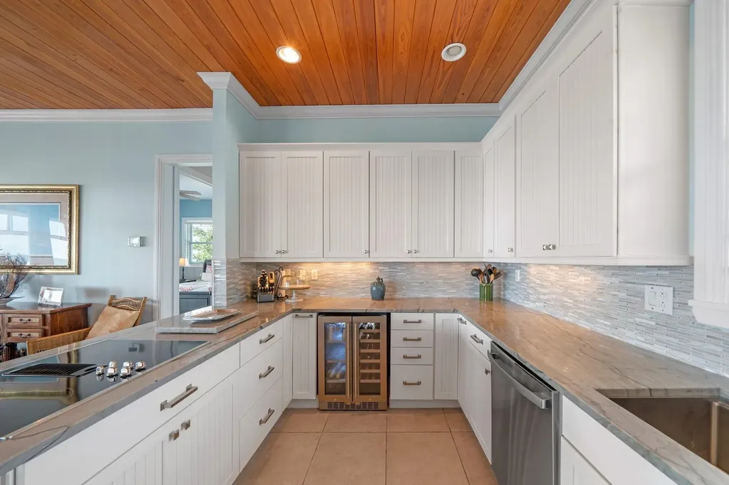 Pair Of Aces Abaco BS