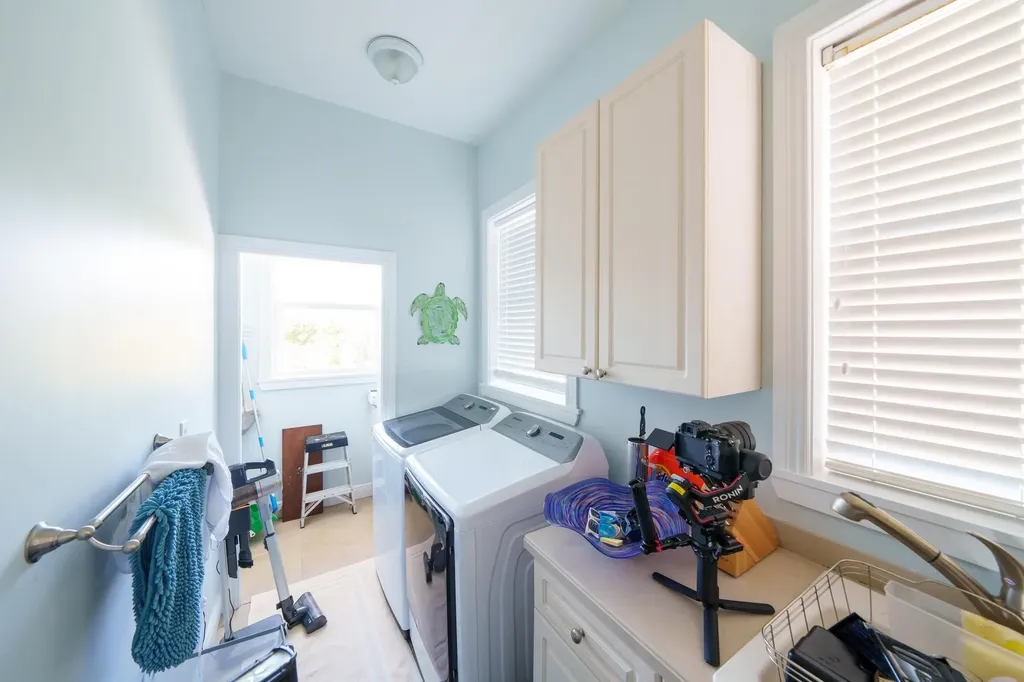 Pair Of Aces Abaco BS