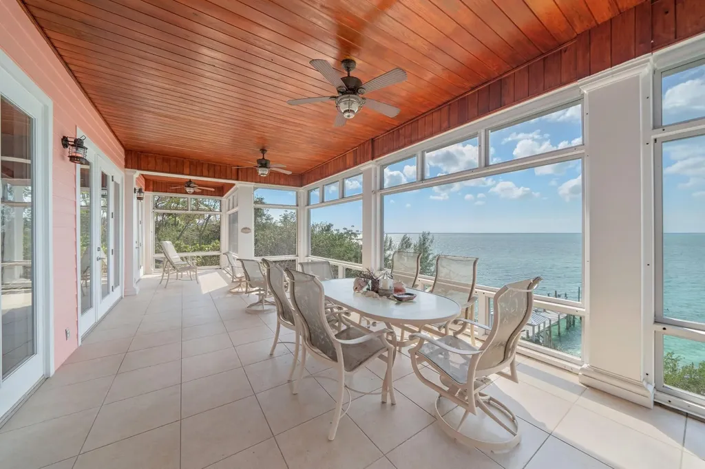 Pair Of Aces Abaco BS