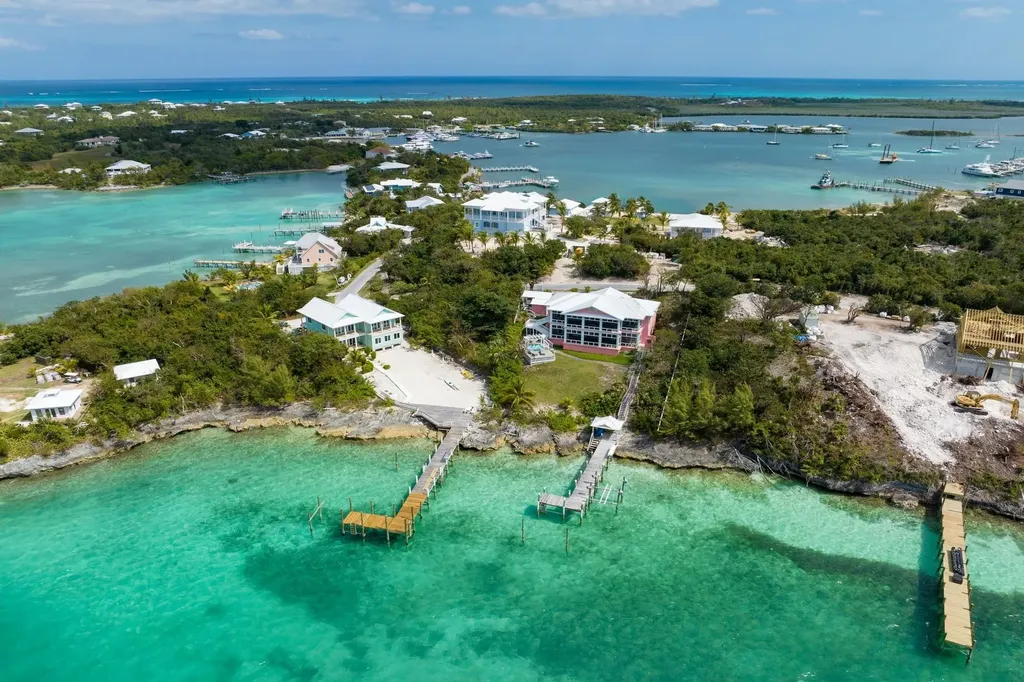 Pair Of Aces Abaco BS