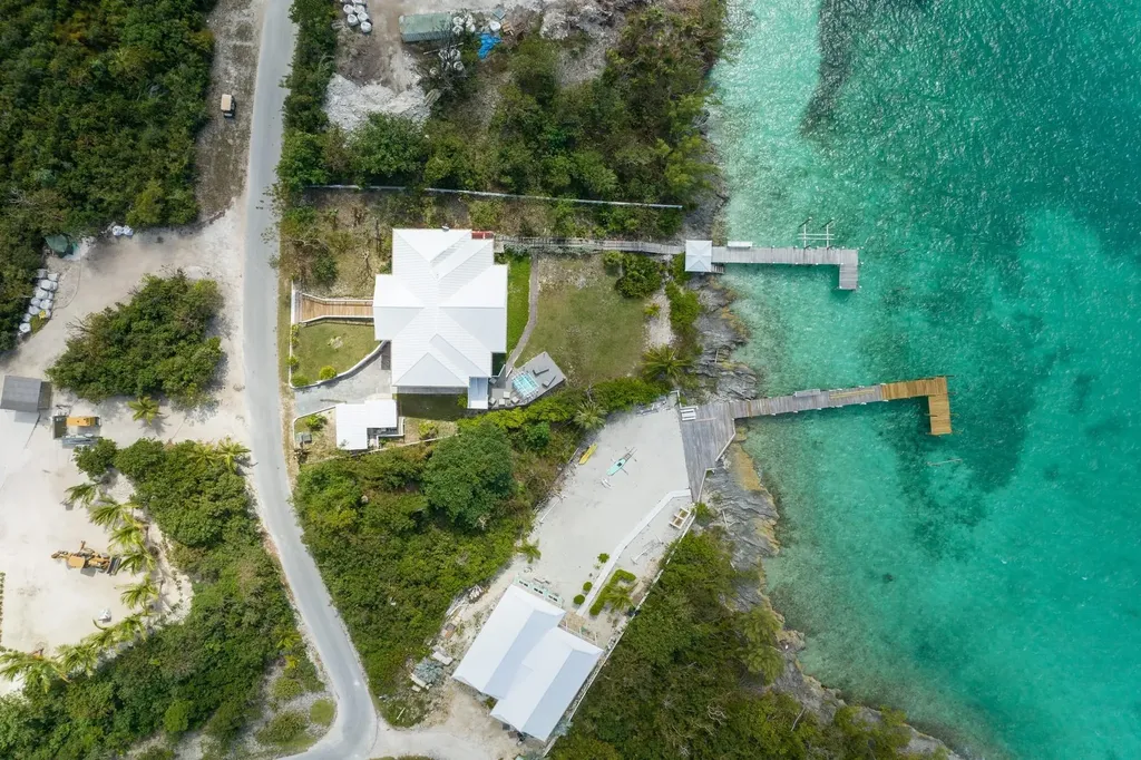 Pair Of Aces Abaco BS